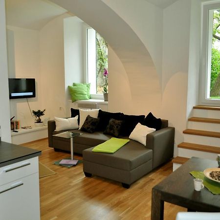 Ferienwohnung Im Univiertel Mit Garten Graz Zewnętrze zdjęcie